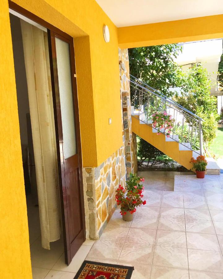 Vila Aliaj Luxury Apartment With 2 Rooms With Private Wonderful Terrace دراس المظهر الخارجي الصورة