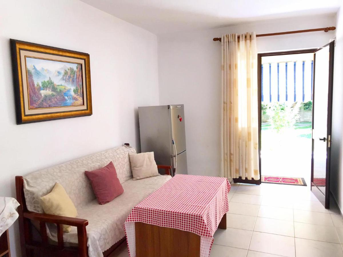 Vila Aliaj Luxury Apartment With 2 Rooms With Private Wonderful Terrace دراس المظهر الخارجي الصورة