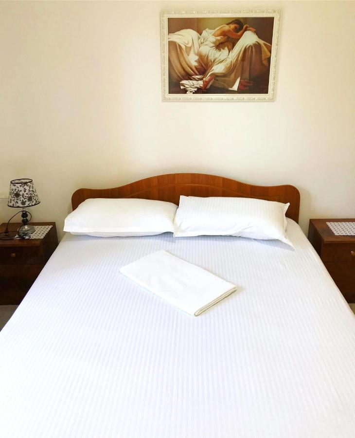 Vila Aliaj Luxury Apartment With 2 Rooms With Private Wonderful Terrace دراس المظهر الخارجي الصورة