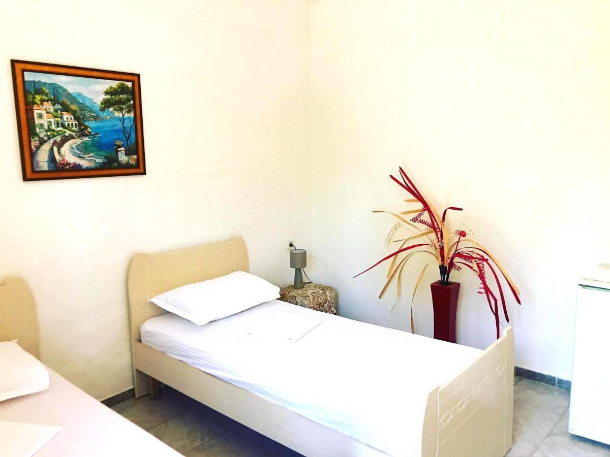 Vila Aliaj Luxury Apartment With 2 Rooms With Private Wonderful Terrace دراس المظهر الخارجي الصورة