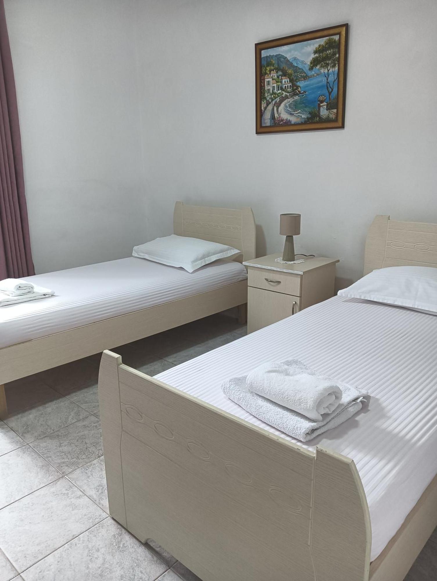Vila Aliaj Luxury Apartment With 2 Rooms With Private Wonderful Terrace دراس المظهر الخارجي الصورة