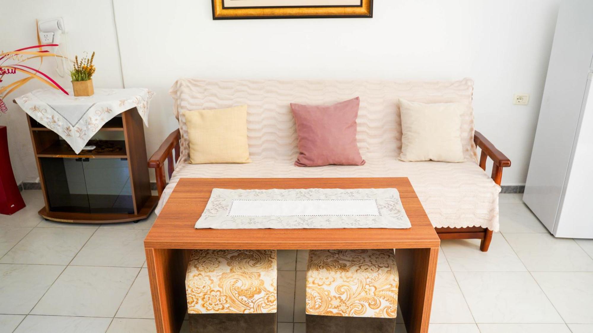 Vila Aliaj Luxury Apartment With 2 Rooms With Private Wonderful Terrace دراس المظهر الخارجي الصورة