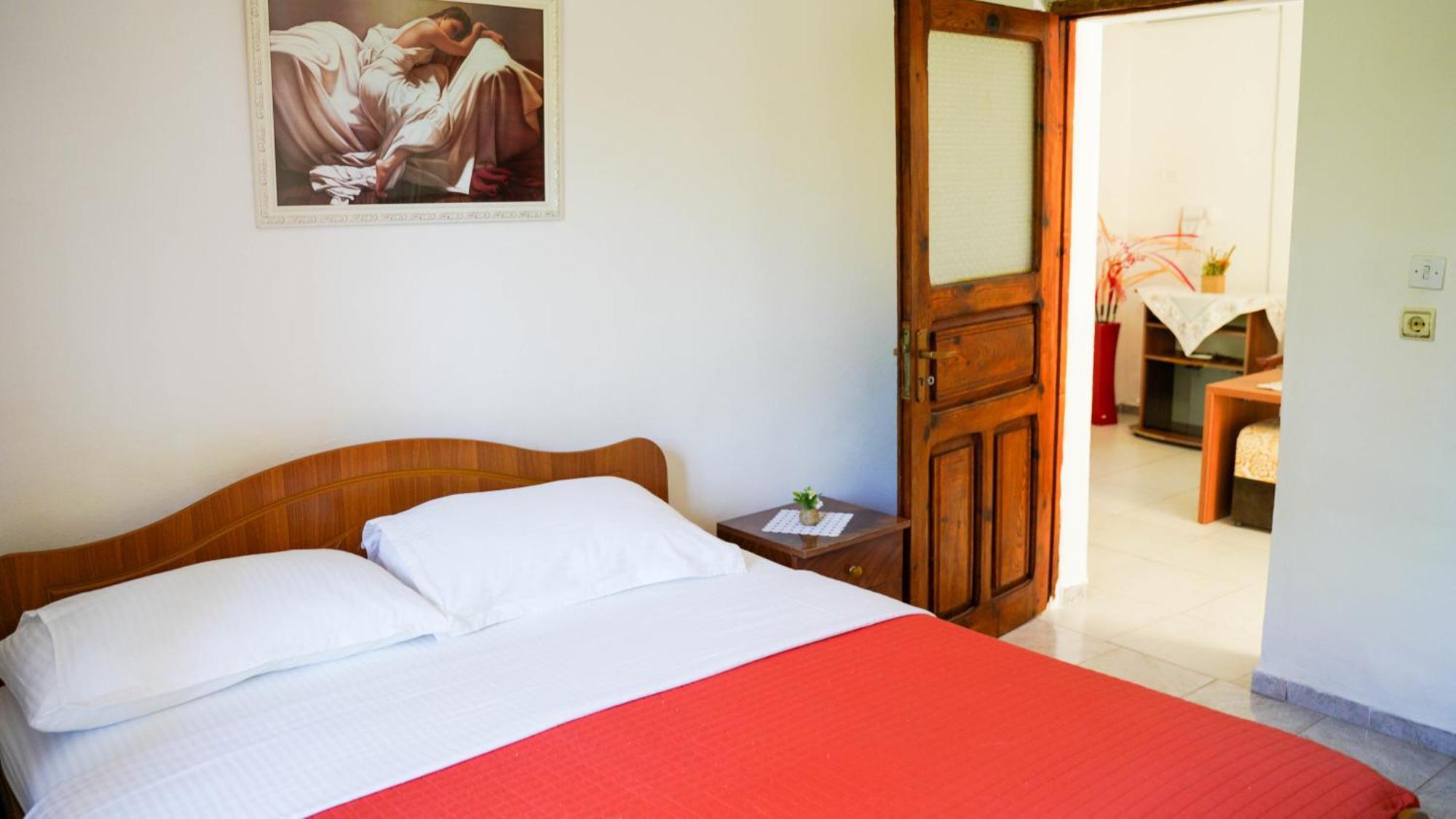 Vila Aliaj Luxury Apartment With 2 Rooms With Private Wonderful Terrace دراس المظهر الخارجي الصورة